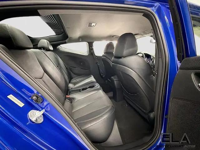 2014 Hyundai Veloster Turbo w/Black