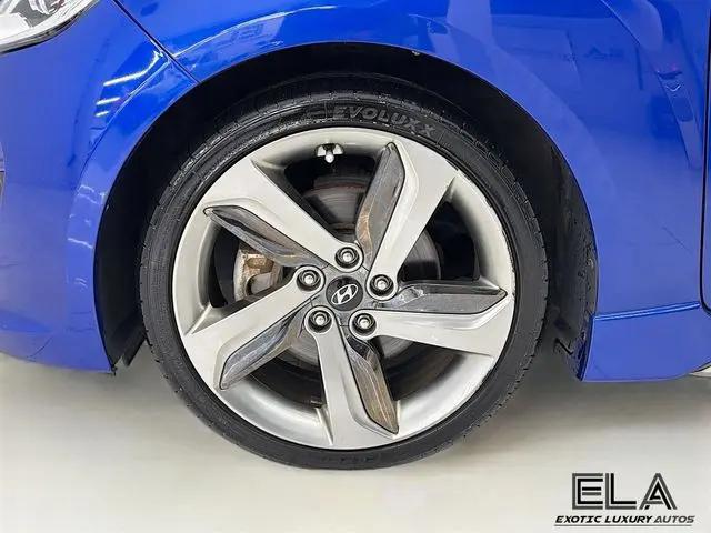 2014 Hyundai Veloster Turbo w/Black
