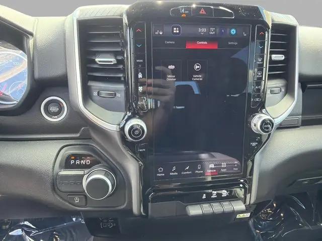 2025 Ram 1500 Big Horn Crew Cab 4x2 5'7" Box