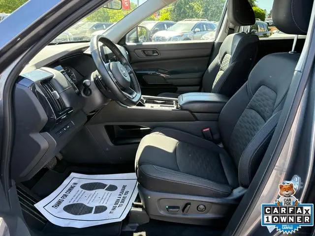 2025 Nissan Pathfinder SV FWD