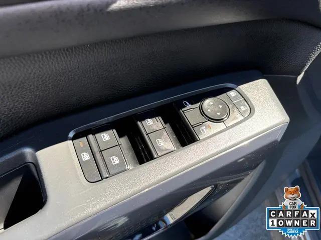2025 Nissan Pathfinder SV FWD