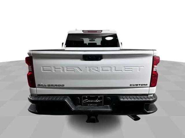 2023 Chevrolet Silverado 2500HD 4WD Crew Cab Standard Bed Custom