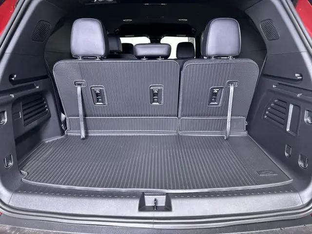 2026 Chevrolet Traverse FWD LT