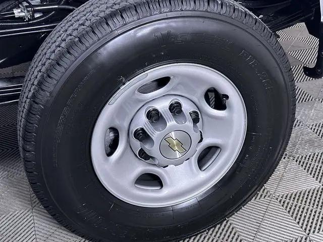 2025 Chevrolet Express Cargo Van RWD 2500 Regular Wheelbase WT