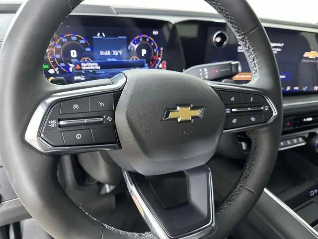 2026 Chevrolet Suburban LT, 4WD