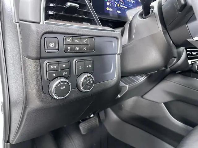 2026 Chevrolet Suburban LT, 4WD