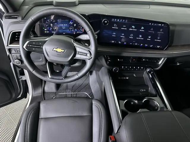 2026 Chevrolet Suburban LT, 4WD