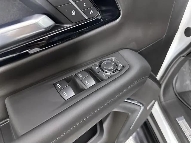 2026 Chevrolet Suburban LT, 4WD
