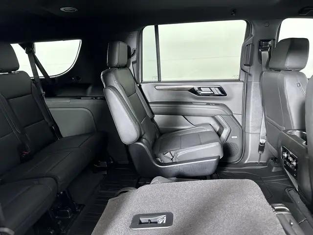 2026 Chevrolet Suburban LT, 4WD