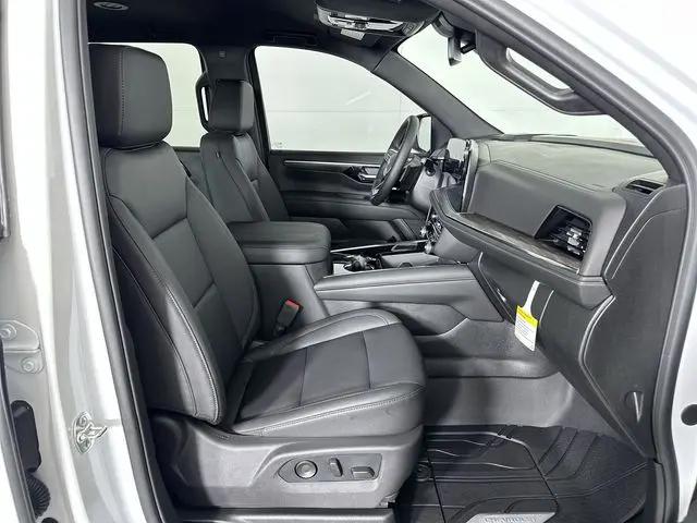 2026 Chevrolet Suburban LT, 4WD