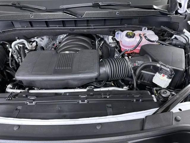 2026 Chevrolet Suburban LT, 4WD