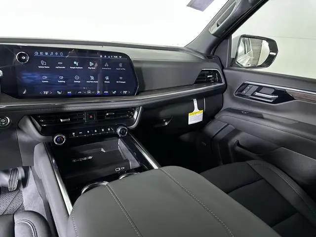 2026 Chevrolet Suburban LT, 4WD