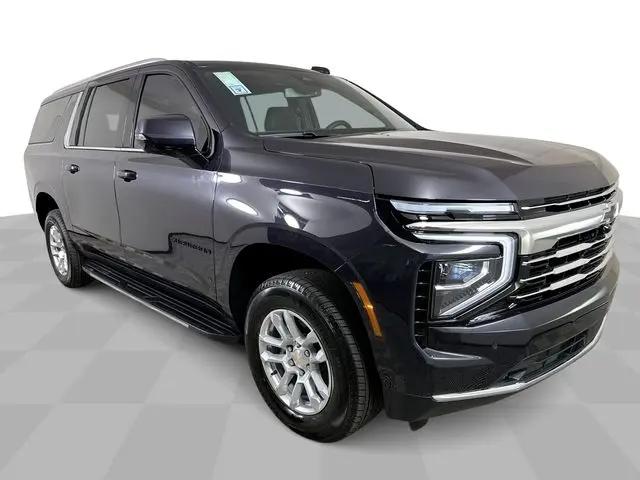 2026 Chevrolet Suburban LT, 4WD