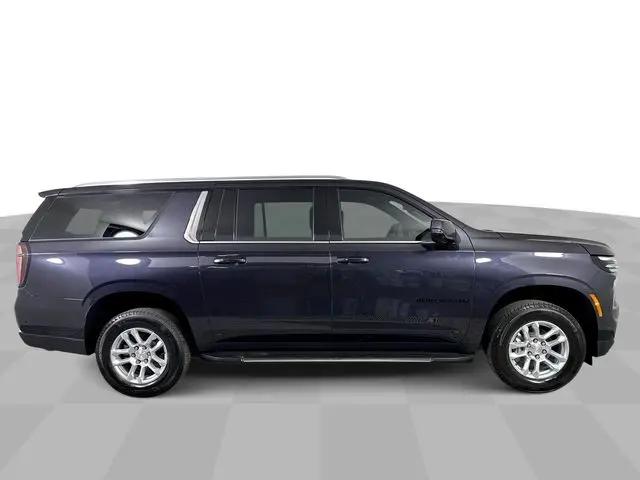 2026 Chevrolet Suburban LT, 4WD