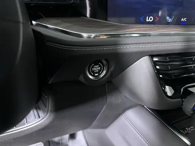 2026 Chevrolet Suburban LT, 4WD