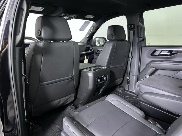 2026 Chevrolet Suburban LT, 4WD