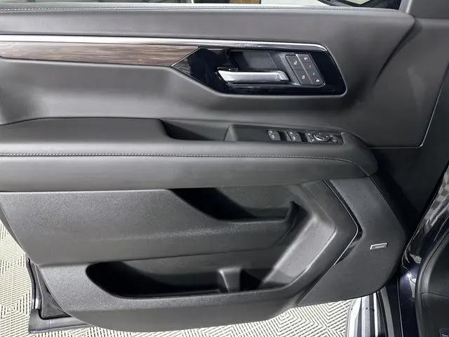2026 Chevrolet Suburban LT, 4WD
