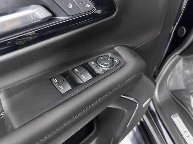2026 Chevrolet Suburban LT, 4WD