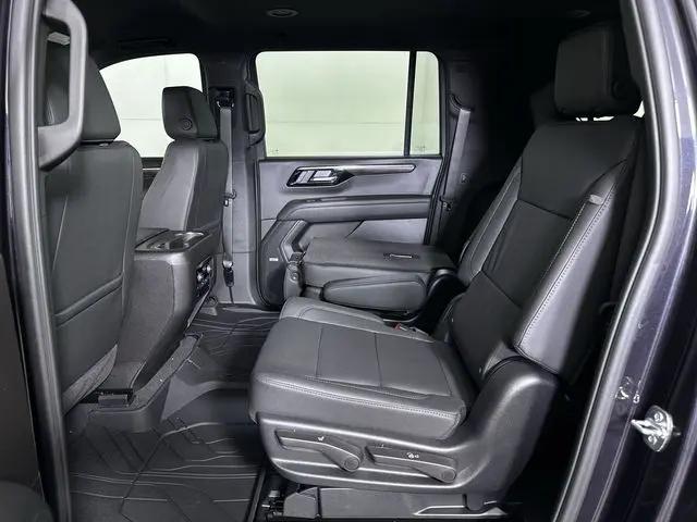 2026 Chevrolet Suburban LT, 4WD
