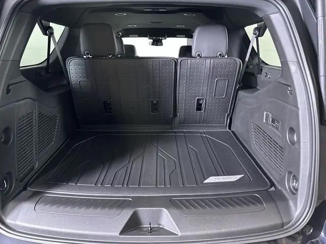 2026 Chevrolet Suburban LT, 4WD