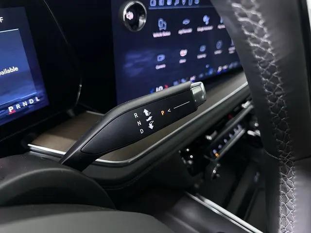 2025 Chevrolet Suburban 4WD High Country