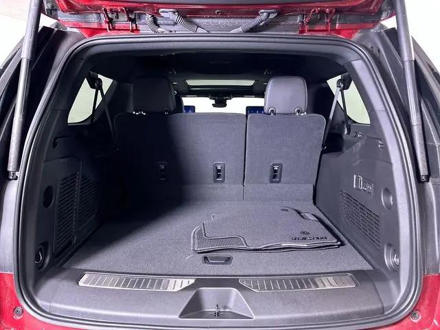 2025 Chevrolet Suburban 4WD High Country