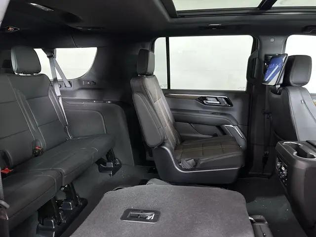 2025 Chevrolet Suburban 4WD High Country