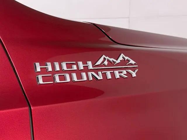 2025 Chevrolet Suburban 4WD High Country