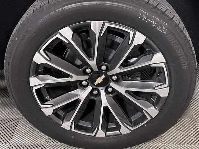 2025 Chevrolet Suburban 4WD High Country