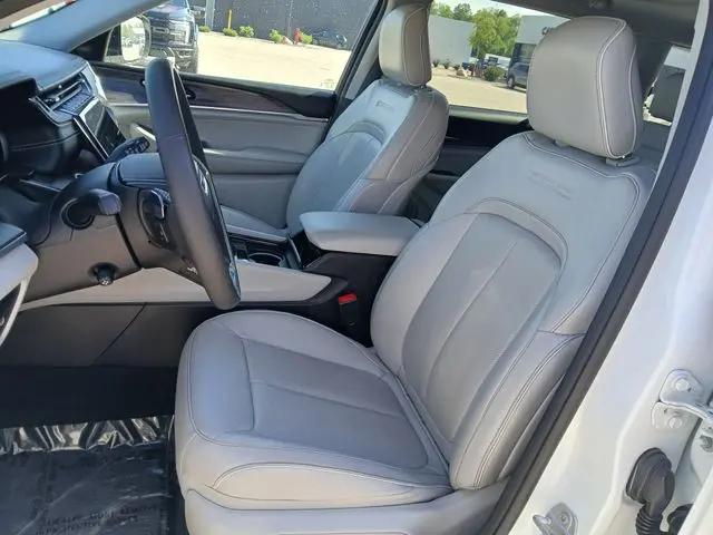 2023 Jeep Grand Cherokee L Overland 4x4