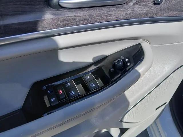 2023 Jeep Grand Cherokee L Overland 4x4
