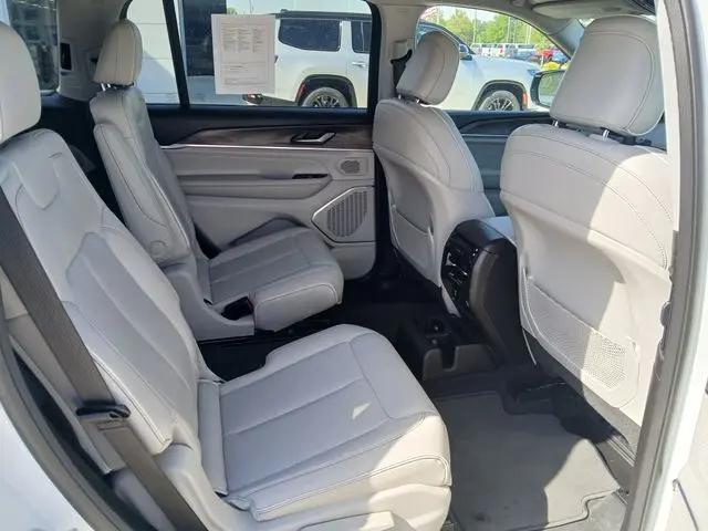 2023 Jeep Grand Cherokee L Overland 4x4
