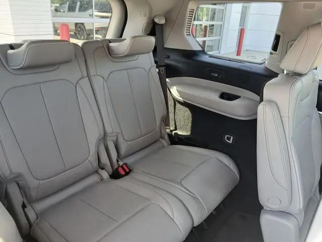 2023 Jeep Grand Cherokee L Overland 4x4