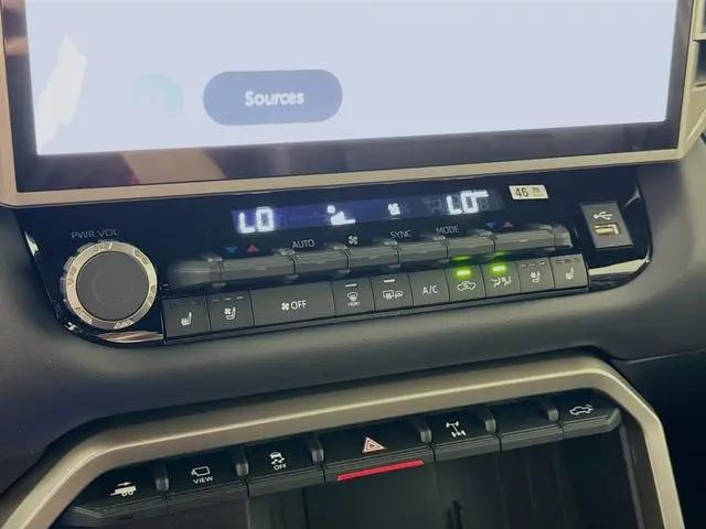 2026 Toyota Tundra Platinum CrewMax 5.5' Bed