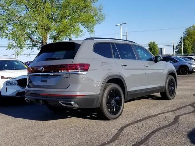 2026 Volkswagen Atlas SE with Technology