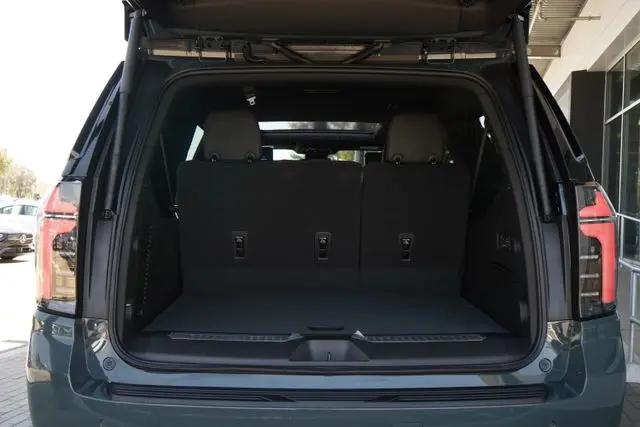 2026 Chevrolet Suburban RST, 4WD