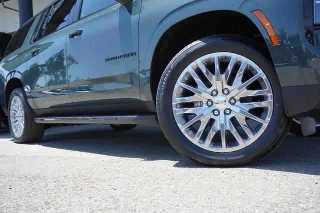 2026 Chevrolet Suburban RST, 4WD