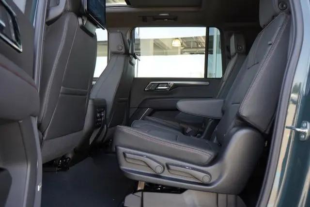 2026 Chevrolet Suburban RST, 4WD
