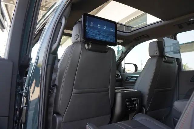 2026 Chevrolet Suburban RST, 4WD