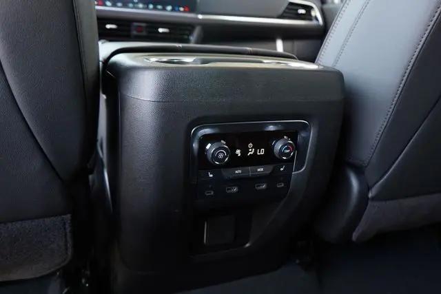 2026 Chevrolet Suburban RST, 4WD