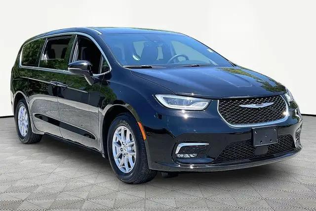 2025 Chrysler Pacifica Select for sale in Lowell, NC