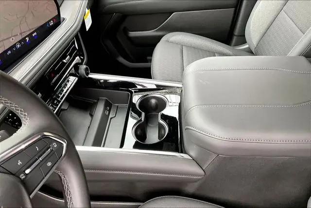 2026 Chevrolet Suburban LS, 4WD