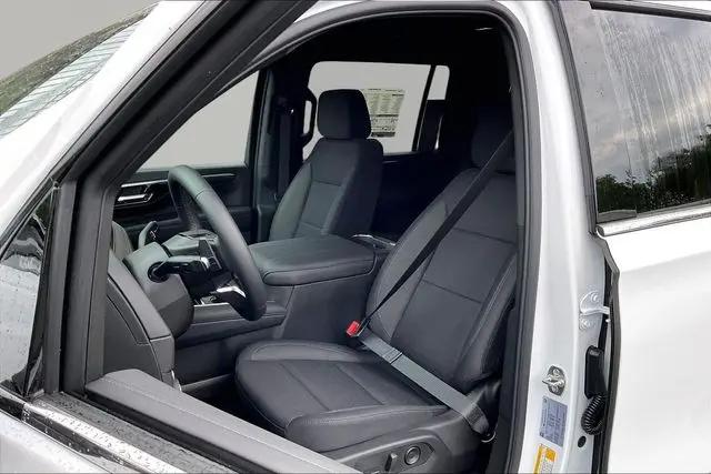 2026 Chevrolet Suburban LS, 4WD