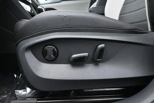 2026 Volkswagen Taos SEL