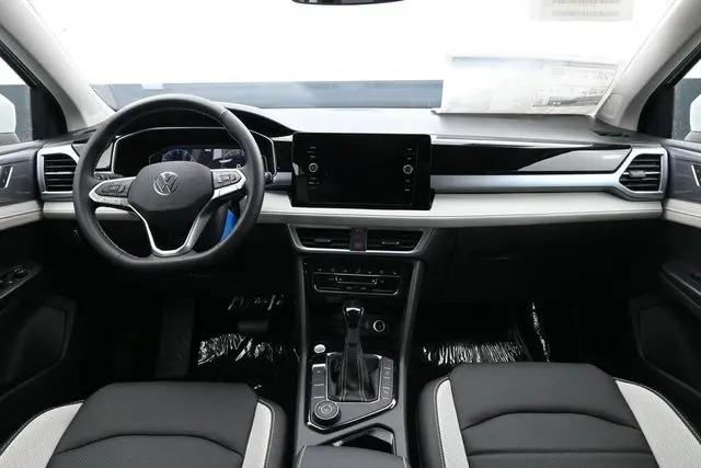 2026 Volkswagen Taos SEL