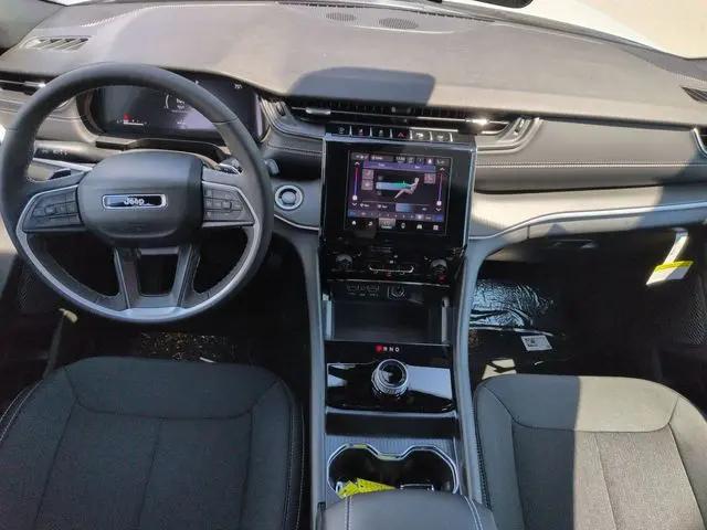 2026 Jeep Grand Cherokee L Altitude 4x4