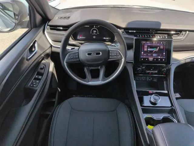 2026 Jeep Grand Cherokee L Altitude 4x4