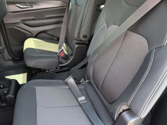 2026 Jeep Grand Cherokee L Altitude 4x4