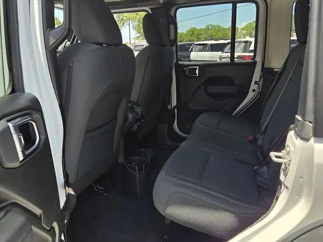 2025 Jeep Wrangler 4-Door Summit 4x4