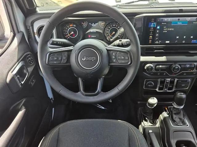 2025 Jeep Wrangler 4-Door Summit 4x4